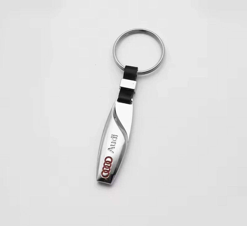 🚗 Portachiavi Elegante per Audi – Vari Modelli e Design Premium