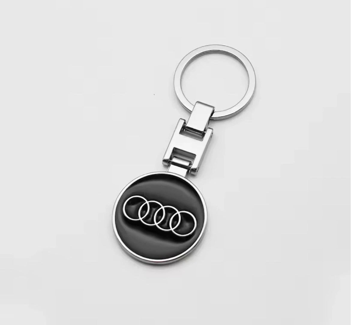 🚗 Portachiavi Elegante per Audi – Vari Modelli e Design Premium