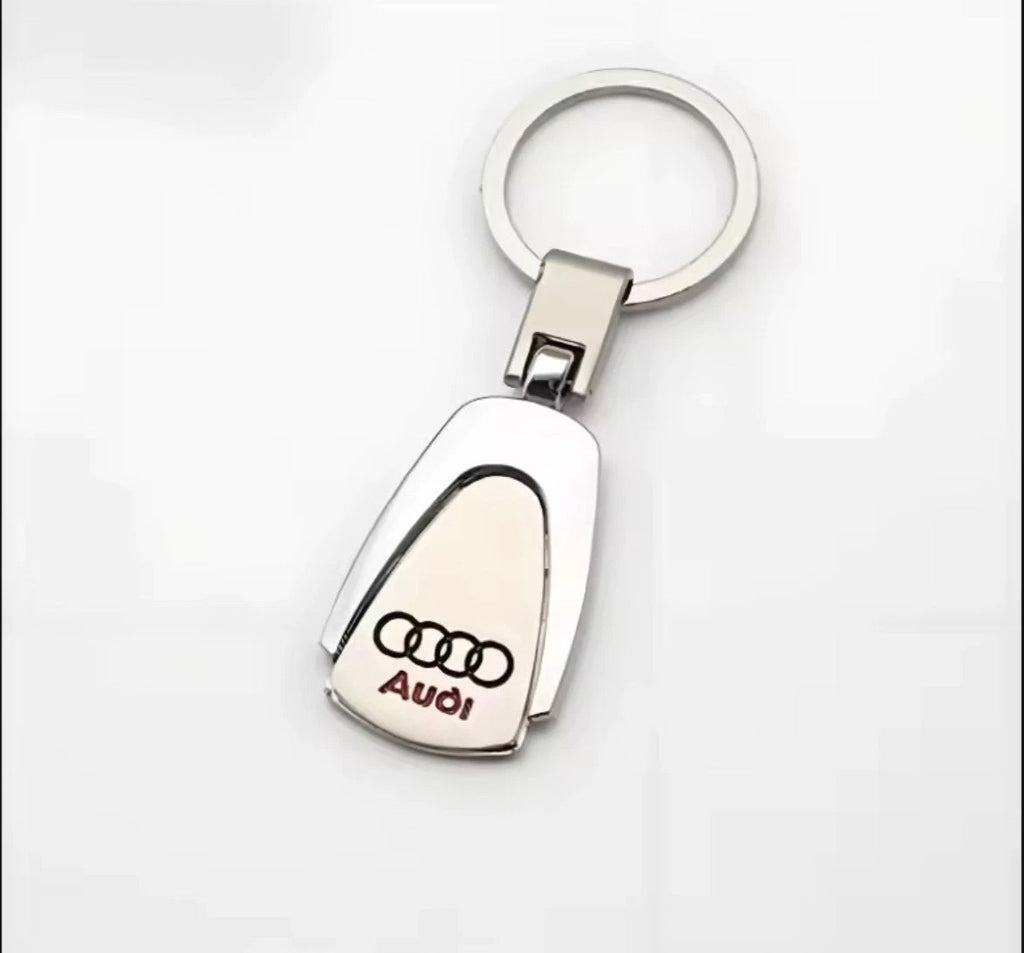 🚗 Portachiavi Elegante per Audi – Vari Modelli e Design Premium