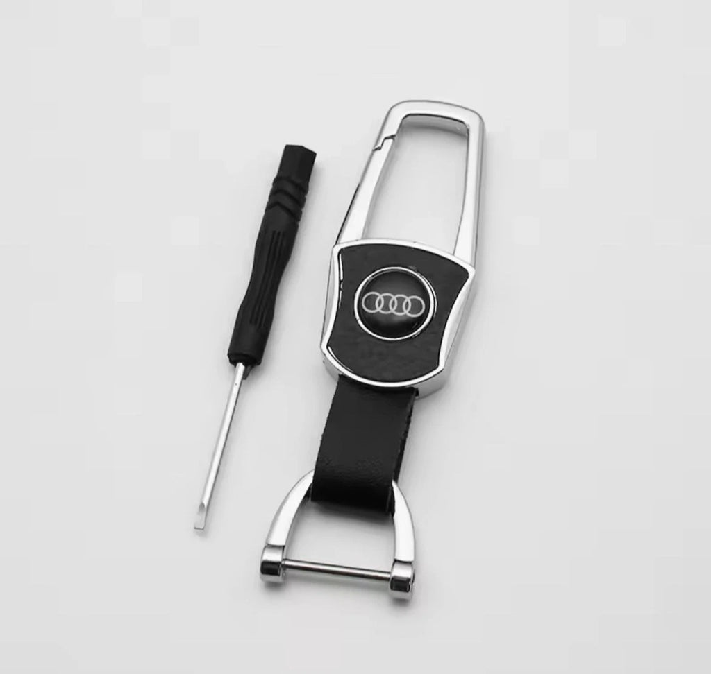 🚗 Portachiavi Elegante per Audi – Vari Modelli e Design Premium